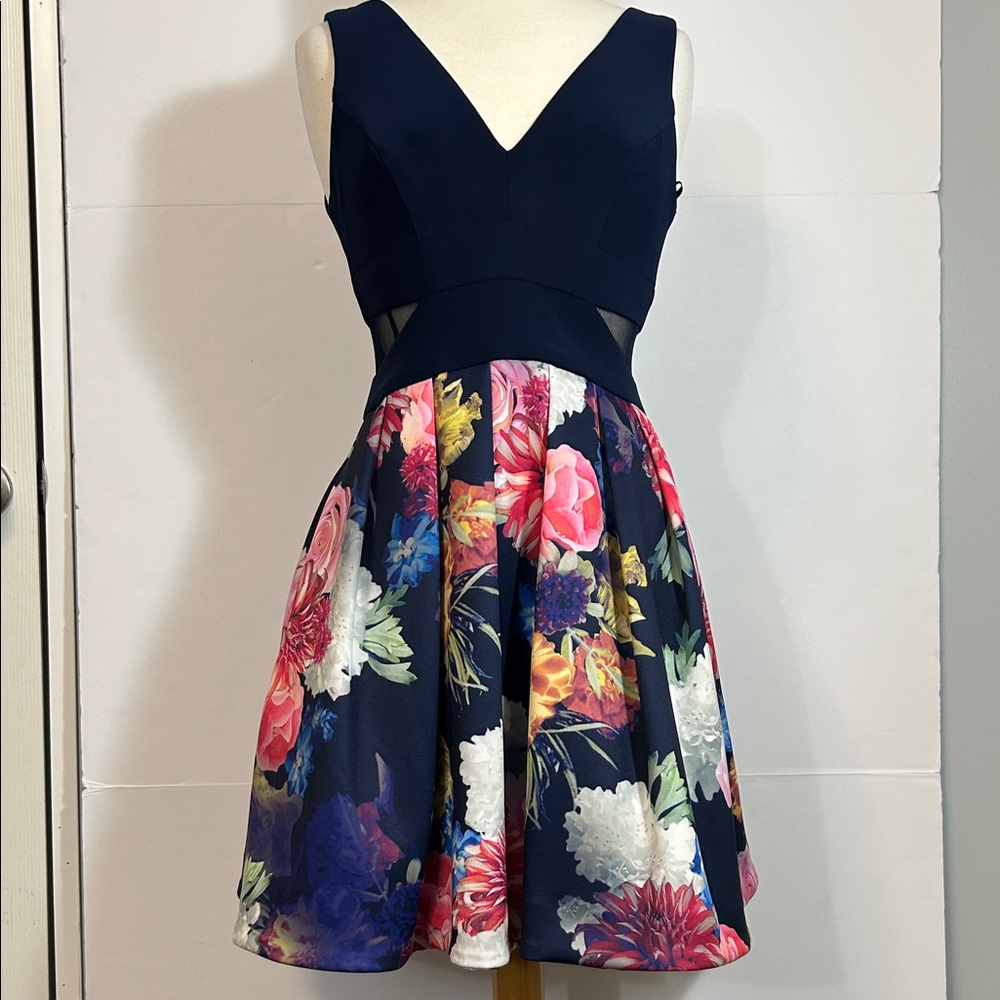 Xscape Navy and Floral Mini Dress Size XS Petite‎